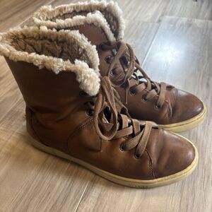 Ugg Croft High Top Sneaker in Chestnut Sheepskin Suede Lined Size 7.5
